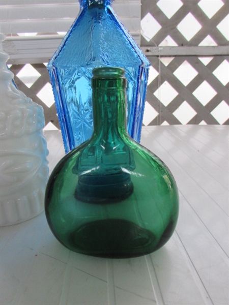 GLASS & STONEWARE LIQUOR BOTTLE COLLECTION