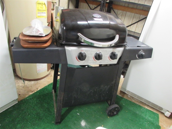 BACKYARD GRILL PROPANE BBQ WITH ACCESSORIES *LOCATED OFF SITE #3*