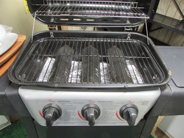 BACKYARD GRILL PROPANE BBQ WITH ACCESSORIES *LOCATED OFF SITE #3*