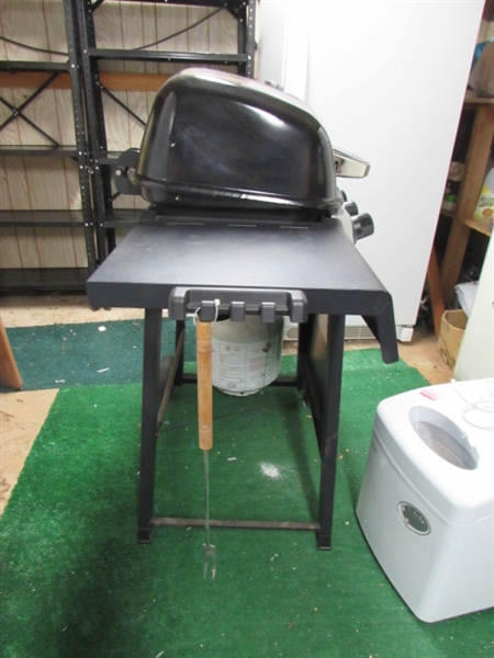 BACKYARD GRILL PROPANE BBQ WITH ACCESSORIES *LOCATED OFF SITE #3*