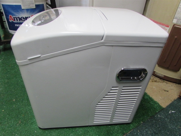 MR. FREEZE PORTABLE ICE MAKER *LOCATED OFF SITE #3*
