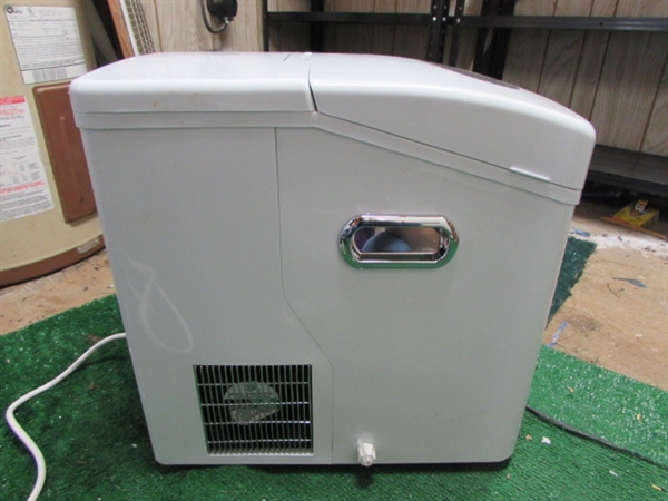 MR. FREEZE PORTABLE ICE MAKER *LOCATED OFF SITE #3*