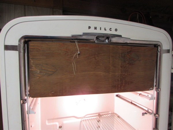 VINTAGE PHILCO REFRIGERATOR *LOCATED OFF SITE #3*