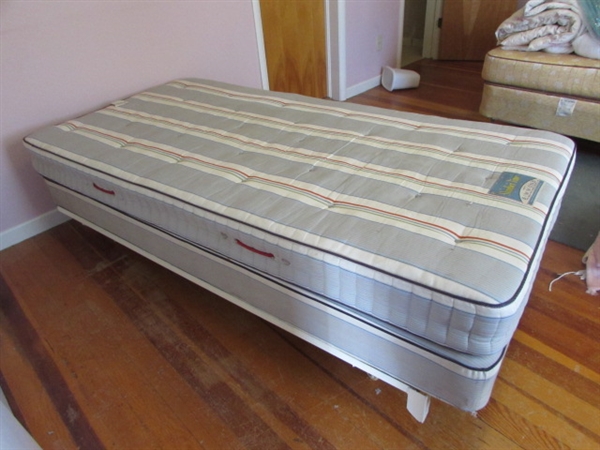 VINTAGE TWIN SLUMBER TIME BY SIMMONS MATTRESS, BOX SPRING & BED RAILS *LOCATED OFF SITE #2*