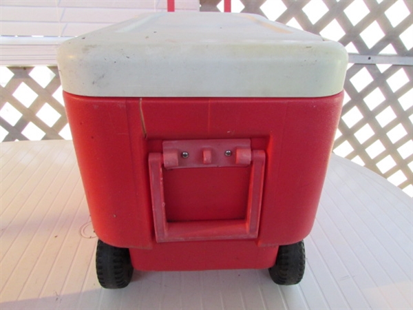 RED IGLOO ICE CHESTS & MORE *LOCATED OFF SITE #3*