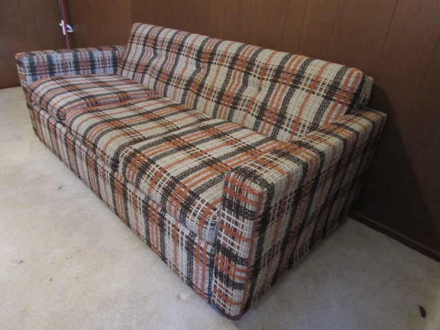 Lot Detail - VINTAGE 1970\'S HIDE-A-BED SOFA *LOCATED OFF-SITE #2*