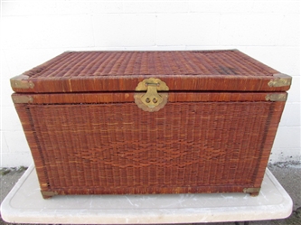LARGE WICKER CHEST