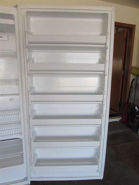 FRIGIDAIRE COMMERCIAL FREEZER