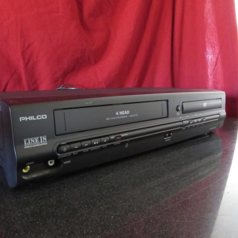 PHILCO DVD/VHS PLAYER WITH MOVIES