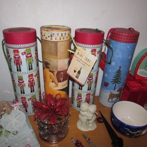 ALL OCCASION GIFT WRAP, BAGS & CHRISTMAS DECOR & COLLECTIBLES