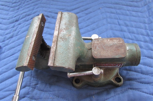 VINTAGE PIPE VISE & SMALL BENCH VISE