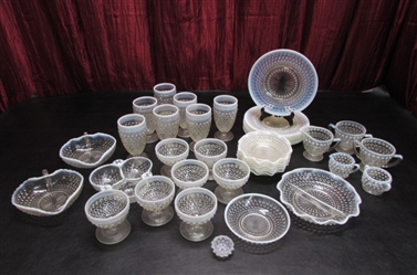 VINTAGE 1940S ANCHOR FRENCH MOONSTONE HOBNAIL DISHES