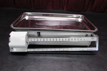 VINTAGE TERRAILLON KITCHEN SCALE