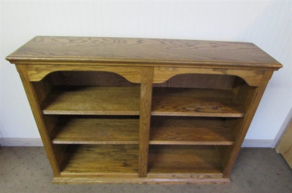 NICE BOOKSHELF/CURIO CABINET