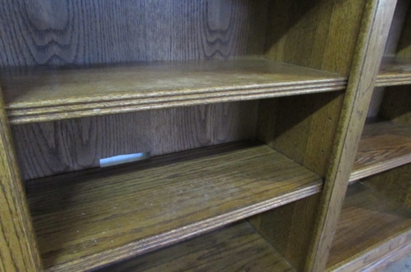 NICE BOOKSHELF/CURIO CABINET