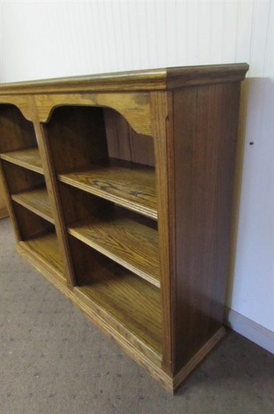 NICE BOOKSHELF/CURIO CABINET