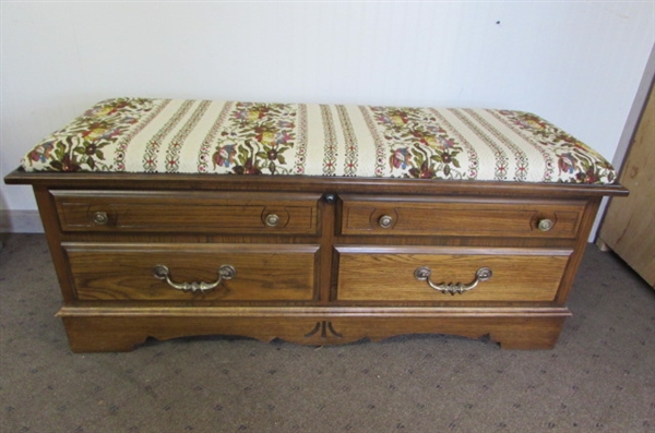 VINTAGE LANE CEDAR HOPE CHEST WITH KEY