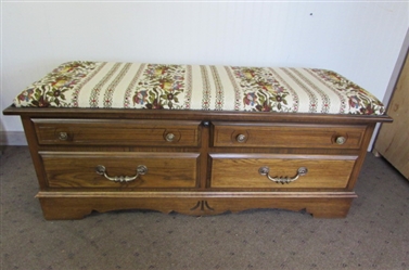 VINTAGE LANE CEDAR HOPE CHEST WITH KEY