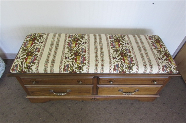 VINTAGE LANE CEDAR HOPE CHEST WITH KEY