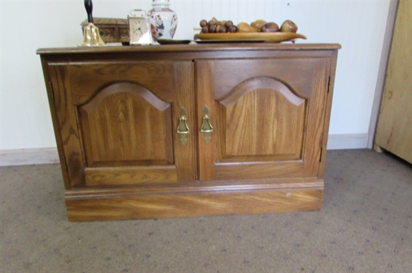 SOLID WOOD SIDE TABLE WITH HIDDEN STORAGE & DECOR