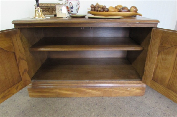 SOLID WOOD SIDE TABLE WITH HIDDEN STORAGE & DECOR
