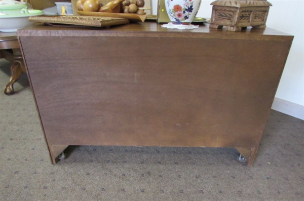 SOLID WOOD SIDE TABLE WITH HIDDEN STORAGE & DECOR