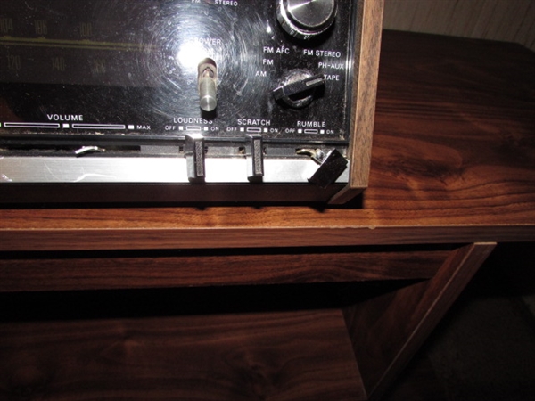 SOUNDESIGN AM/FM STEREO TURNTABLE w/8-TRACK PLAYER, RECORDS & 8-TRACK TAPES