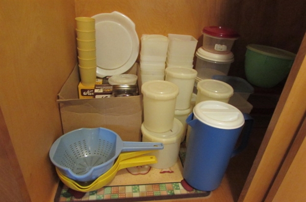TUPPERWARE & FOOD STORAGE CONTAINERS
