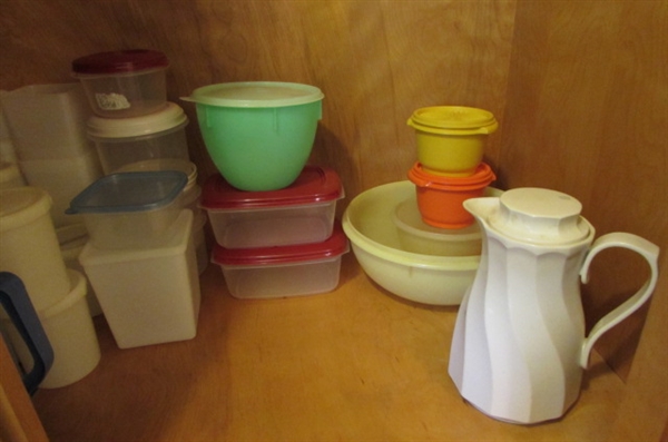 TUPPERWARE & FOOD STORAGE CONTAINERS