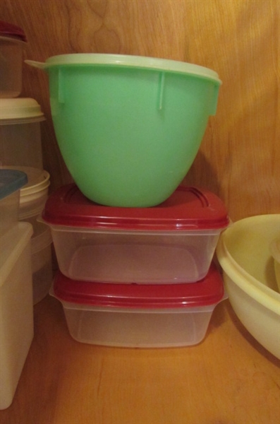 TUPPERWARE & FOOD STORAGE CONTAINERS