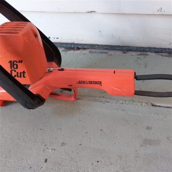 ELECTRIC CHAINSAW AND HEDGE TRIMMER