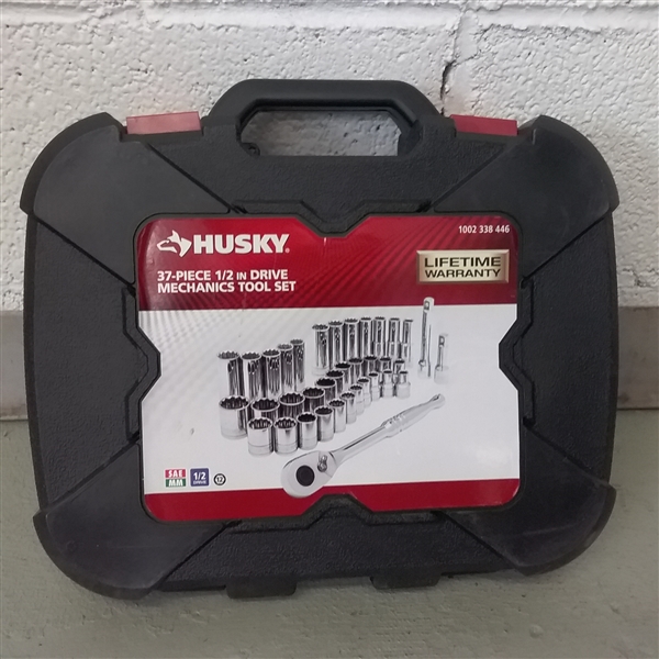HUSKY 37 PIECE 1/2 DRIVE MECHANICS TOOL SET