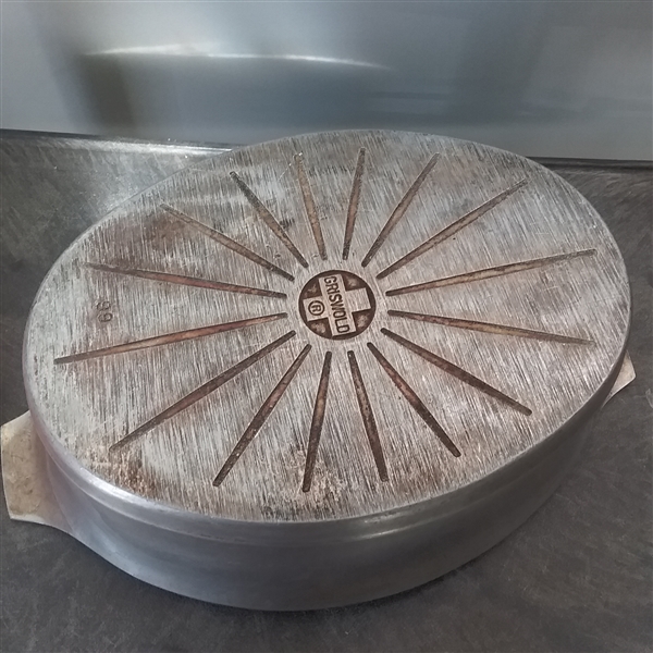 ALUMINUM ROASTING PAN,  ENAMELED PANS AND VINTAGE METAL BOWL