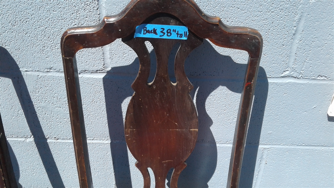 VINTAGE CARD TABLE AND WOODEN CHAIRS