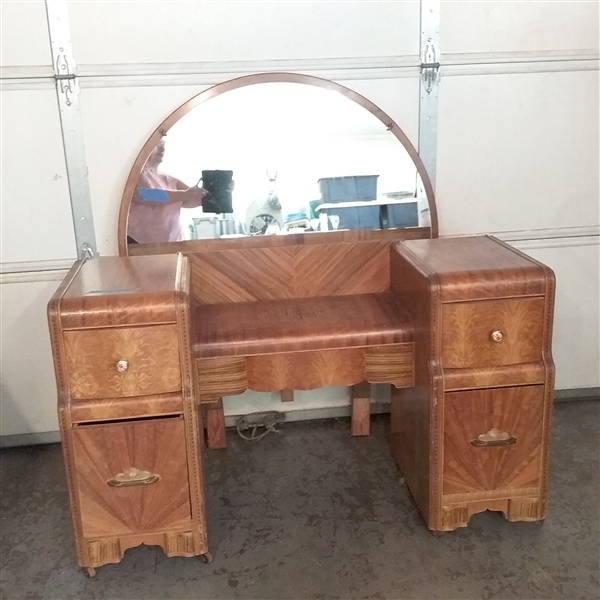 VINTAGE WATERFALL VANITY WITH MIRROR