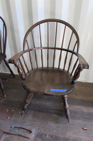 ANTIQUE WINDSOR ROCKING CHAIR