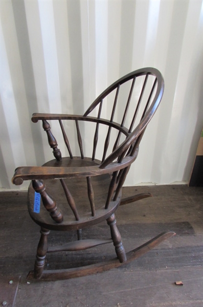 ANTIQUE WINDSOR ROCKING CHAIR