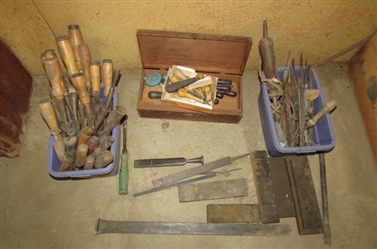 CARVING TOOLS AND WET STONES