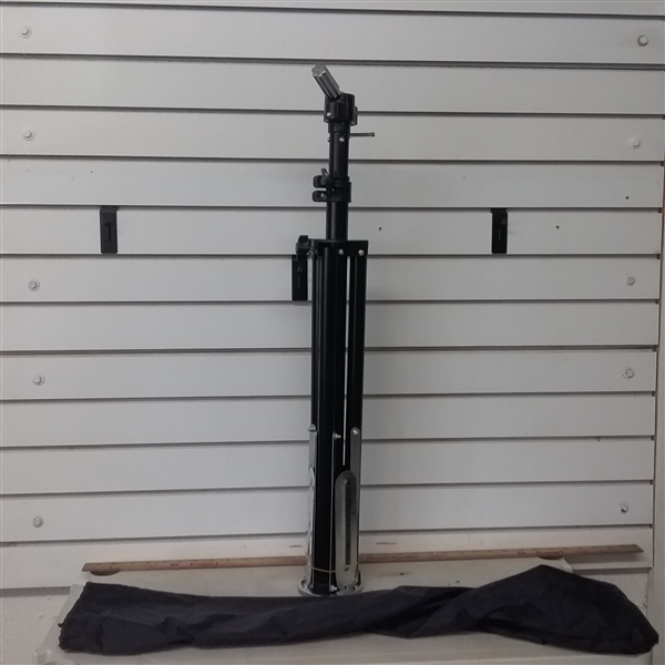 MANNEQUIN HEAD STAND