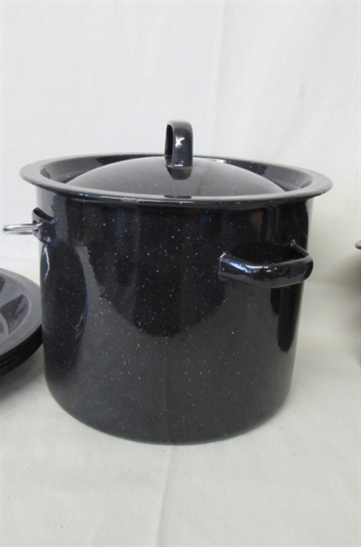 OZARK TRAIL ENAMEL COOK SET