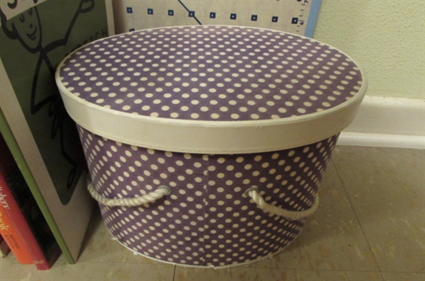 LARGE SEWING SUPPLY LOT