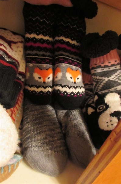 LADIES SLIPPERS & SLIPPER SOCKS
