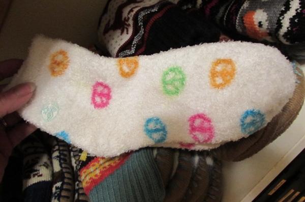 LADIES SLIPPERS & SLIPPER SOCKS