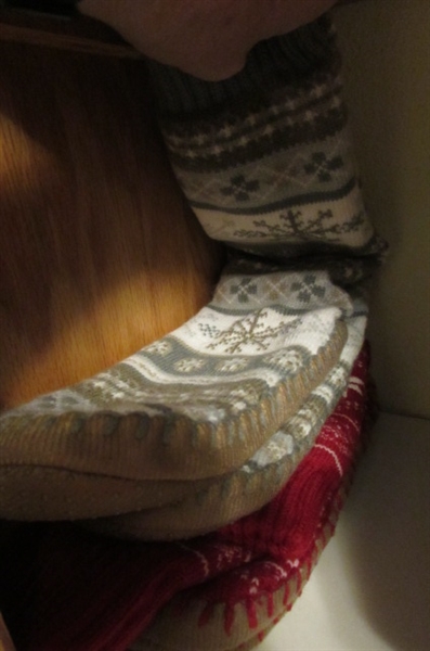 LADIES SLIPPERS & SLIPPER SOCKS