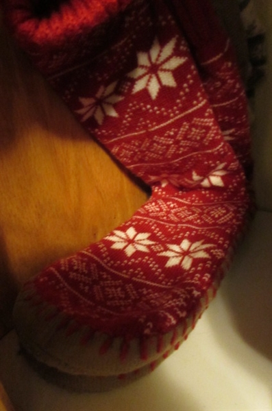 LADIES SLIPPERS & SLIPPER SOCKS