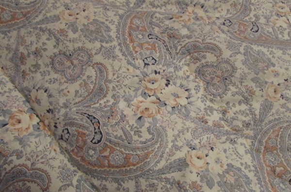 TWIN COMFORTER AND FITTED SHEET