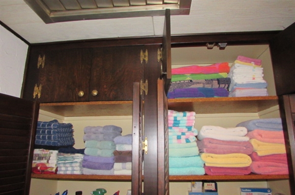 BATH & KITCHEN TOWELS