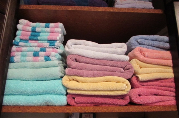 BATH & KITCHEN TOWELS