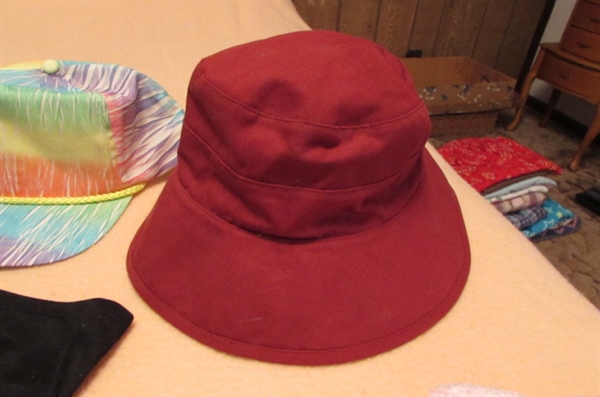 ASSORTED LADIES HATS, GLOVES & SCARF