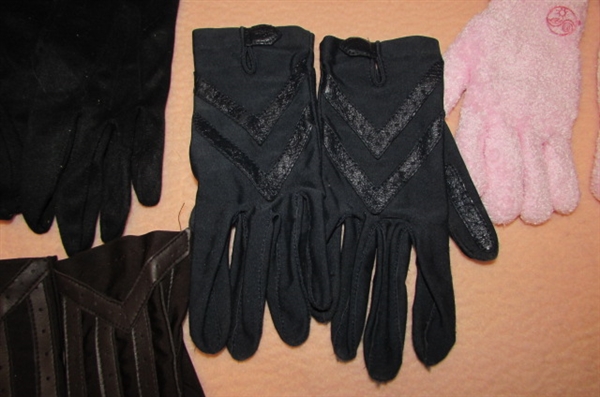 ASSORTED LADIES HATS, GLOVES & SCARF